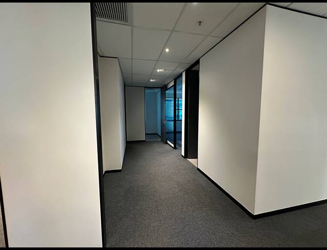 492M² OFFICE TO LET IN SANDTON CENTRAL